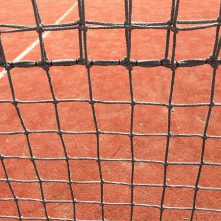 Comment la construction d’un court de tennis haut de gamme à Toulon peut-elle respecter l’environnement local ?