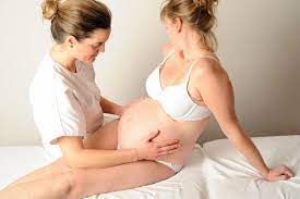 L’importance cruciale de consulter un ostéopathe expérimenté avec les femmes enceintes à Lyon