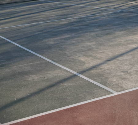 Les Avantages du Revêtement en Béton Poreux pour un Court de Tennis à Charbonnières les Bains