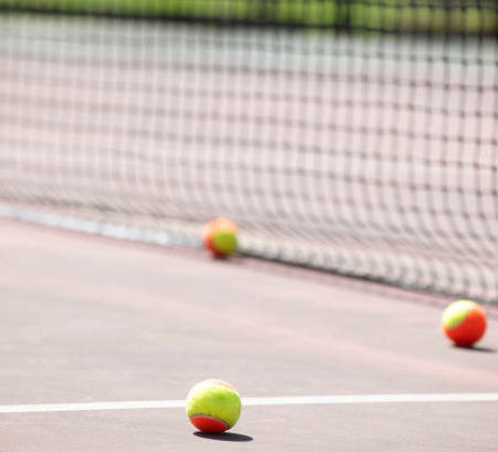 Comment optimiser la durabilité du terrain après la Construction d’un court de tennis en béton poreux à Toulon ?