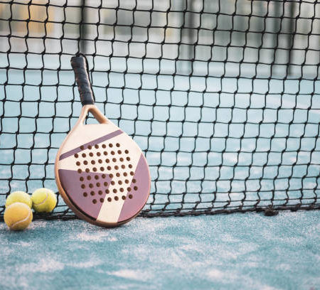 Pourquoi est-il important de prévoir un bon drainage lors de la construction d’un court de tennis en béton poreux à Toulon ?