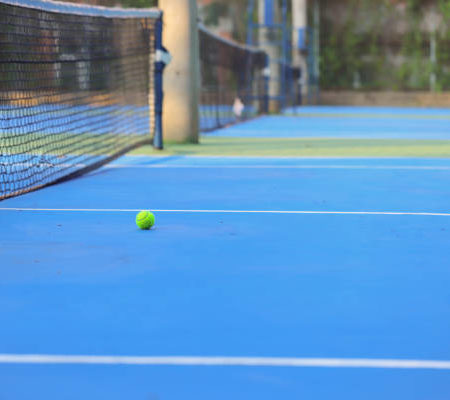 Construction court de tennis à Cannes : quelles étapes suivre ?