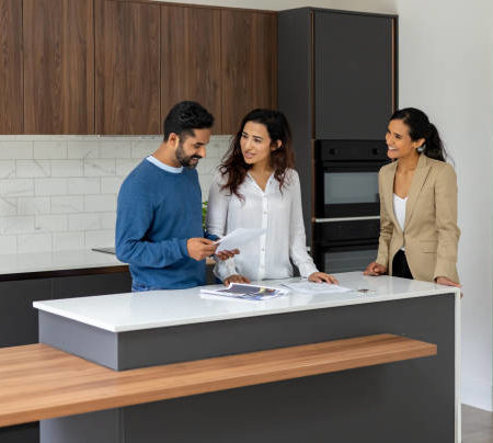 Une agence immobilière à Estrablin peut-elle m’aider à trouver un terrain constructible ?