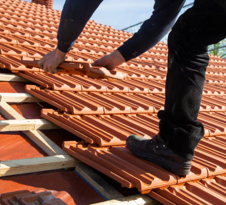 Un couvreur à Royan travaille-t-il aussi avec les syndics de copropriété ?