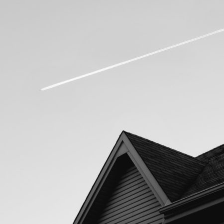 Un couvreur à Boulogne-Billancourt connaît-il les contraintes urbaines des bâtiments ?