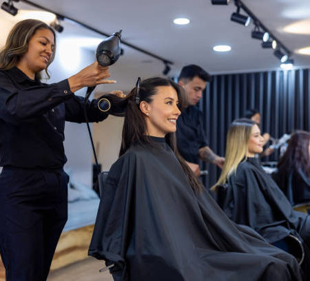 Comment un Hair SPA à Lyon aide-t-il à instaurer de bonnes habitudes capillaires ?
