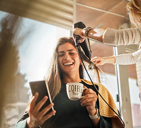 Comment un Hair SPA à Lyon répond-il aux besoins des cheveux épais ou volumineux ?