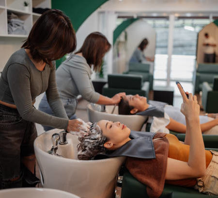 Hair SPA à Lyon convient-il aux cheveux sensibilisés par des traitements chimiques ?