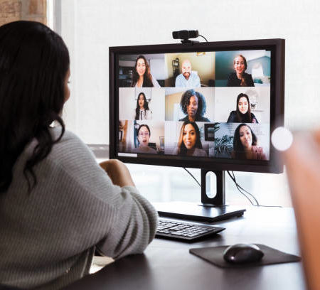 À qui s’adresser pour un contenu réseaux sociaux Lyon avec 10 publications efficaces ?